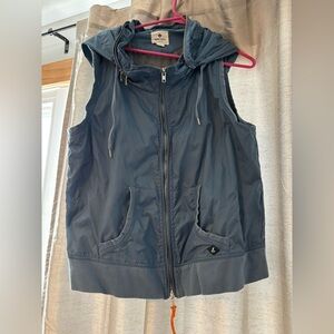 Sperry hooded and lined vest. Size XL. wicked fast shipping.